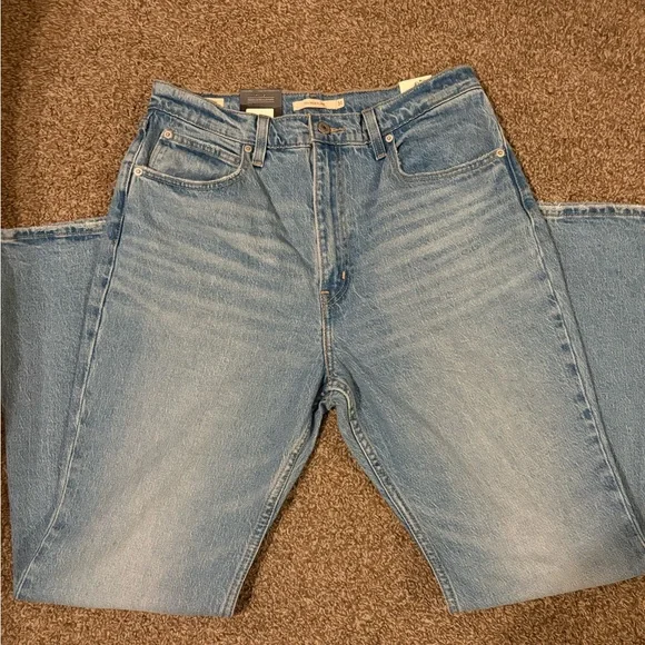 NWT Levis 70s High Flare jeans - Picture 3 of 6